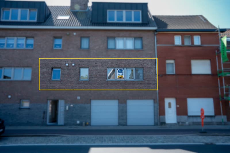 Instapklaar appartement met 2 slaapkamers, terras en uitstekende ligging in Oostakker